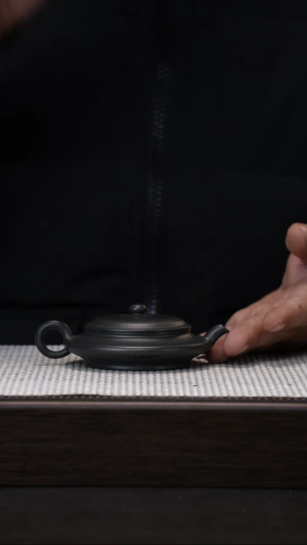 【闪购商品】紫砂茶壶原矿紫砂壶君子兰虚扁80cc