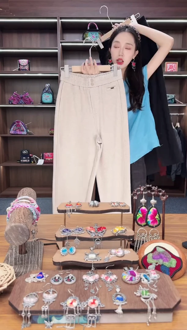 织绣樱***子A22蒙阿苏苗绣传承店