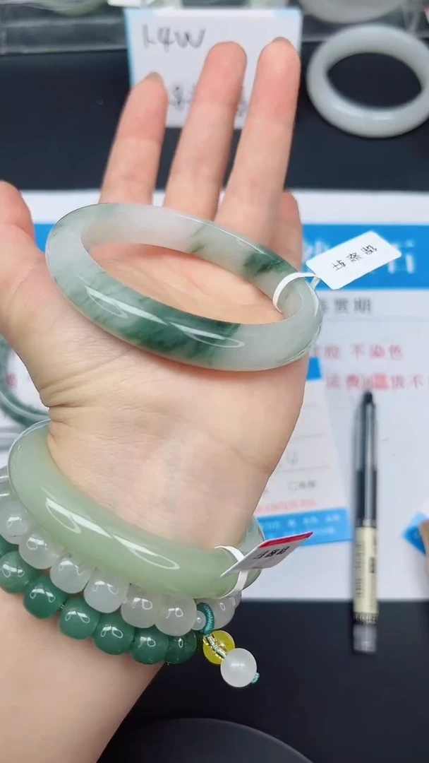 未镶嵌手镯石英质玉148-60/61