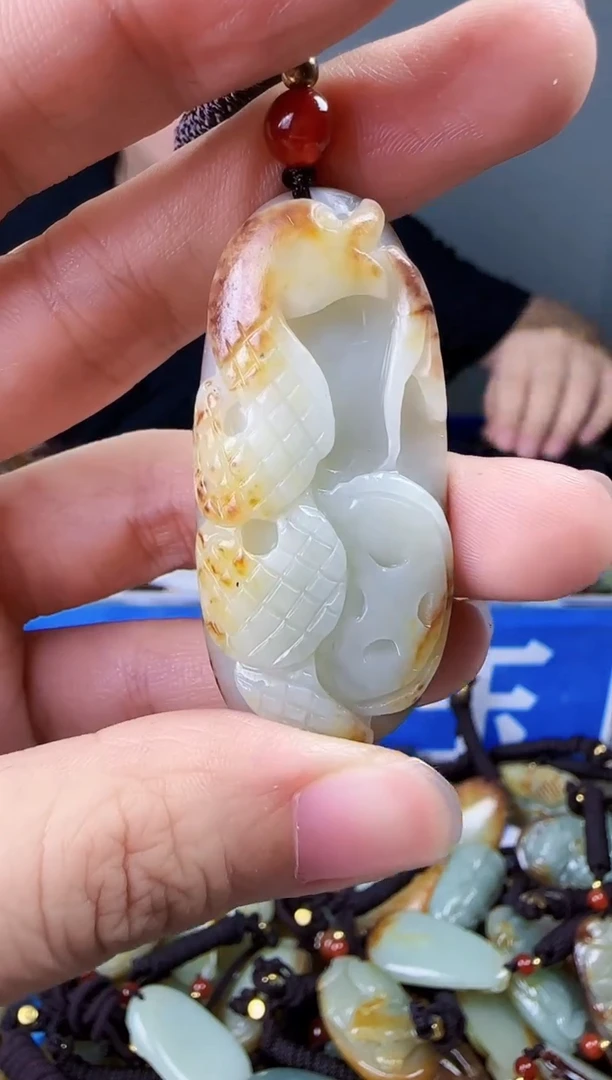 和田玉未镶嵌颈饰1