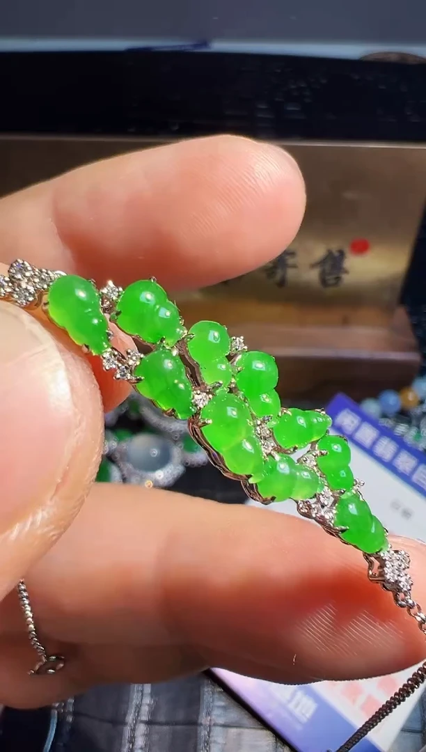 【闪购商品】翡翠手链18K金镶嵌翡翠回流