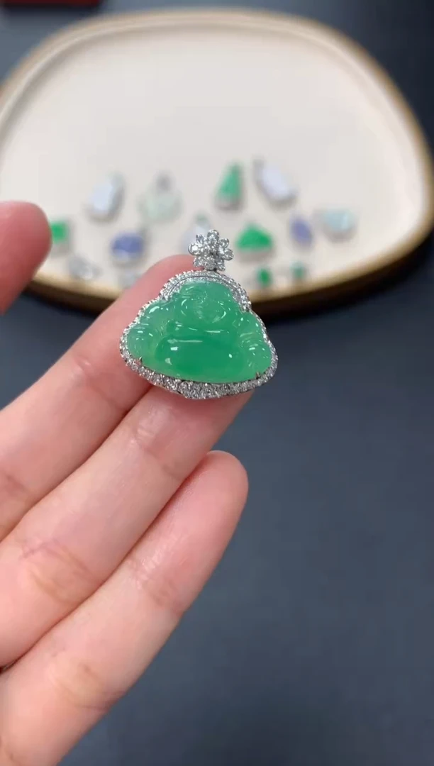 【闪购商品】翡翠吊坠(不含链)18K金镶嵌9500