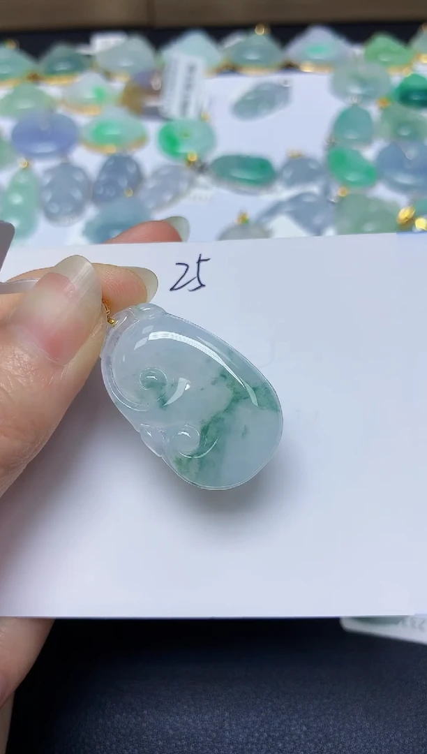 翡翠18K金镶嵌颈饰 天然翡翠A货