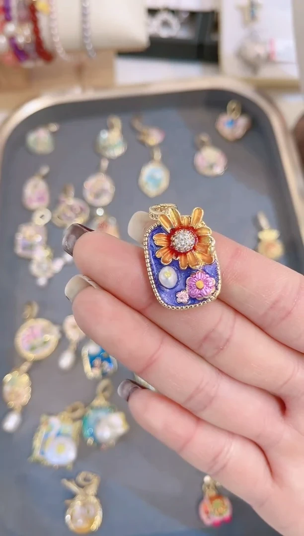 【闪购商品】淡水珍珠颈饰合金吊坠