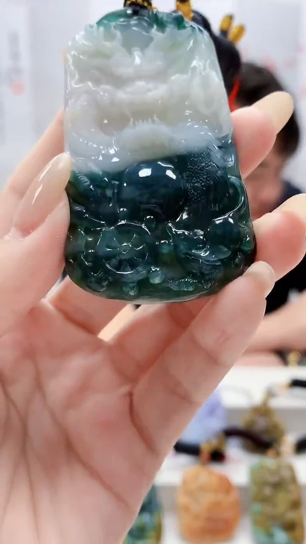 未镶嵌定制翡翠5060lr-毛货挂件187