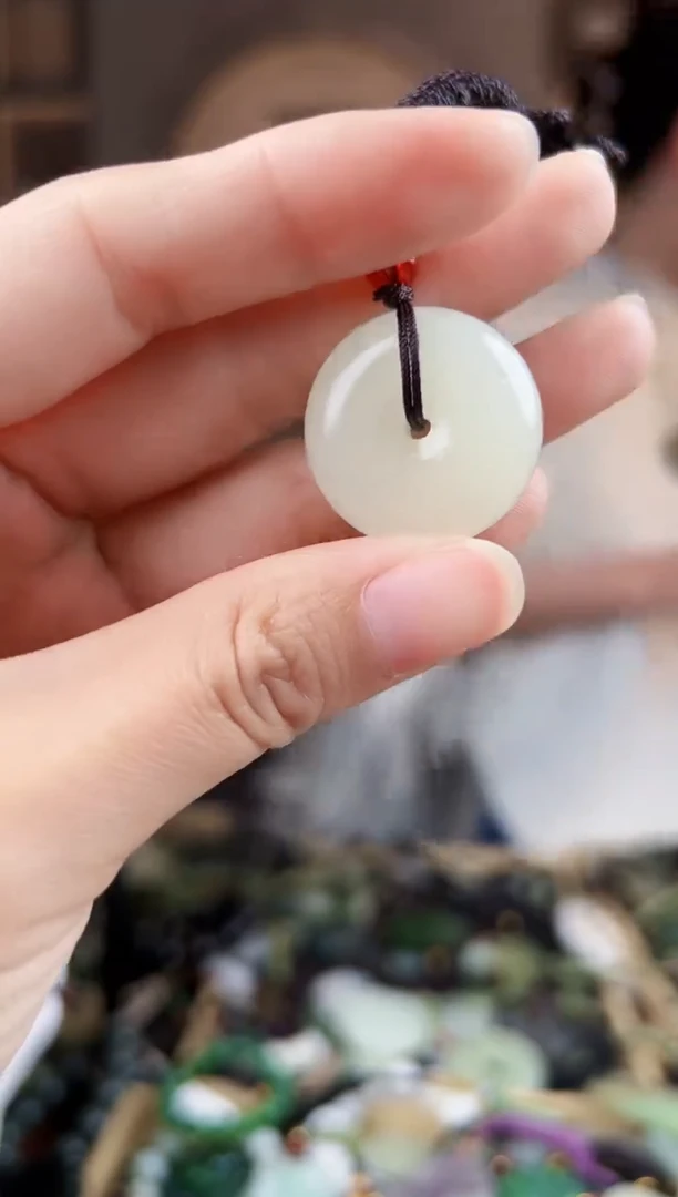 颈饰未镶嵌和田玉拍一发一，多样性发货