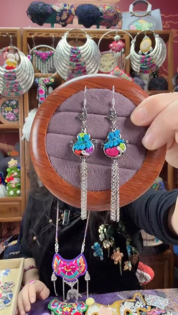 刺绣耳环94甜甜家