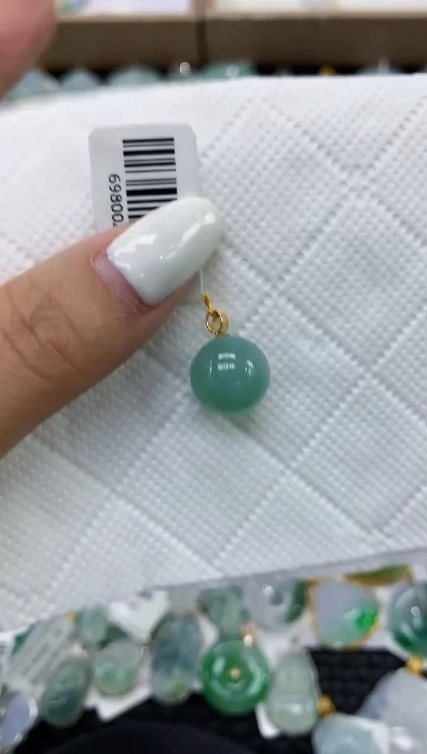 颈饰18K金镶嵌翡翠11111111111