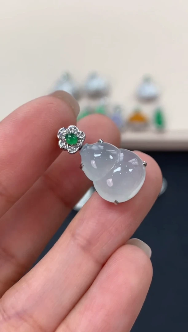 翡翠18K金镶嵌吊坠(不含链)葫芦吊坠1800