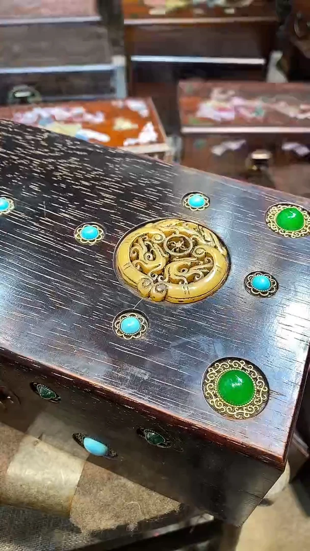 木木雕款z****e大盒子一个