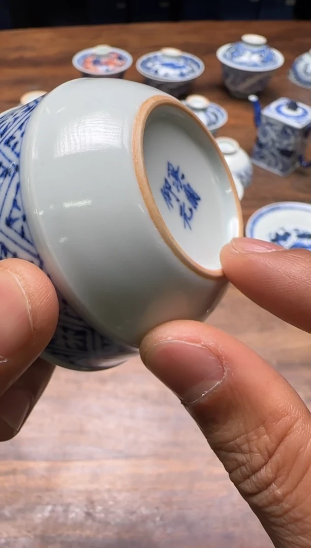 溪蘭仰元 荷塘月色洒蓝杯