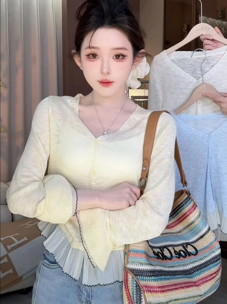 韩系V领甜美荷叶蕾丝拼接微喇针织衫女装春简约单排扣长袖上I2-15