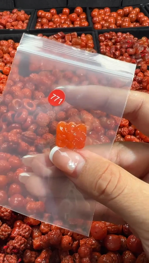 颈饰未镶嵌南红玛瑙1