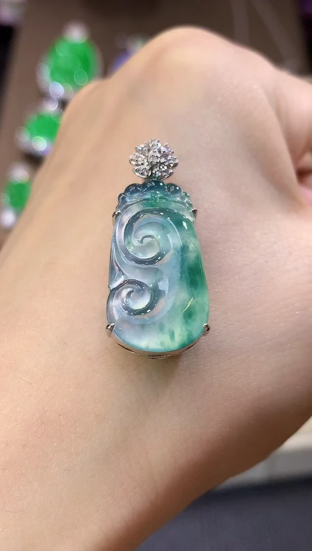 吊坠(不含链)18K金镶嵌翡翠D19