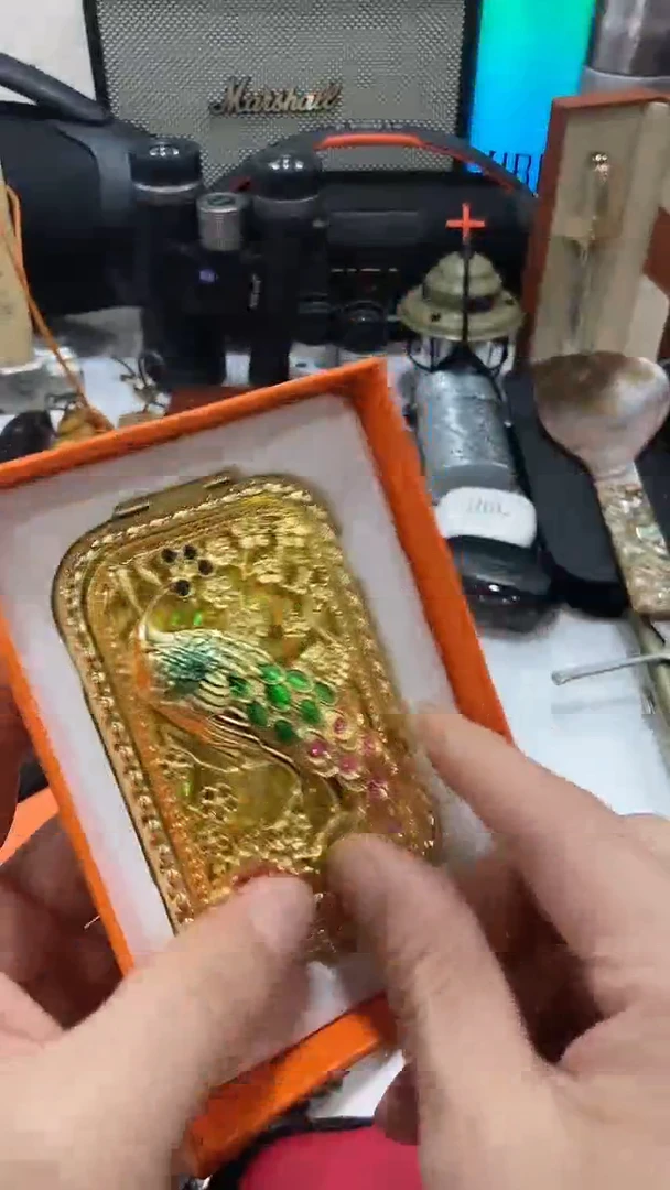 瓷片闪购商品 如图所示