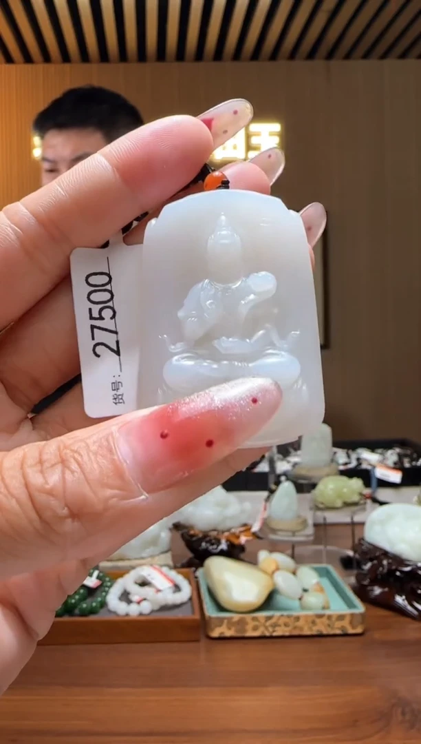 颈饰未镶嵌和田玉1