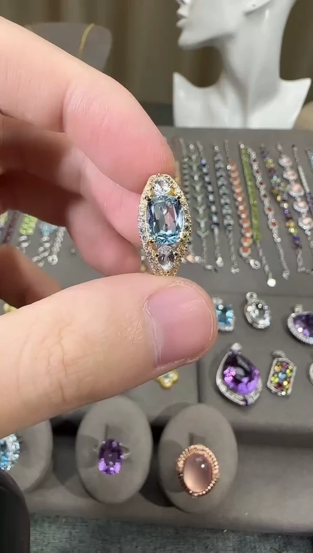 银S925镶嵌戒指托帕石9*7mm戒指天空蓝