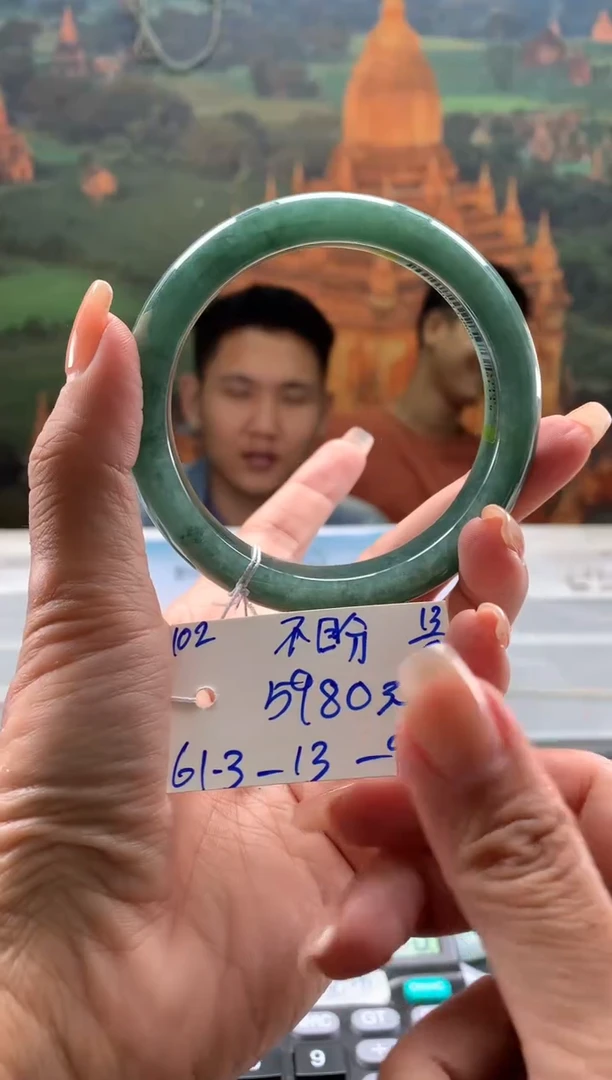 未镶嵌手镯翡翠不****。翡翠手镯 下单联系小耳机#102