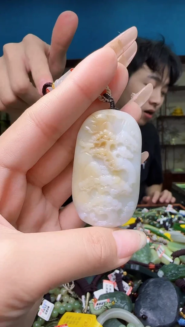 颈饰未镶嵌和田玉1