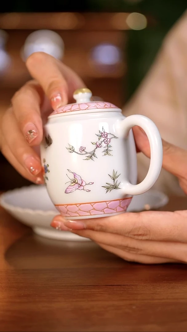 未**名粉彩蝶恋花茶器套组