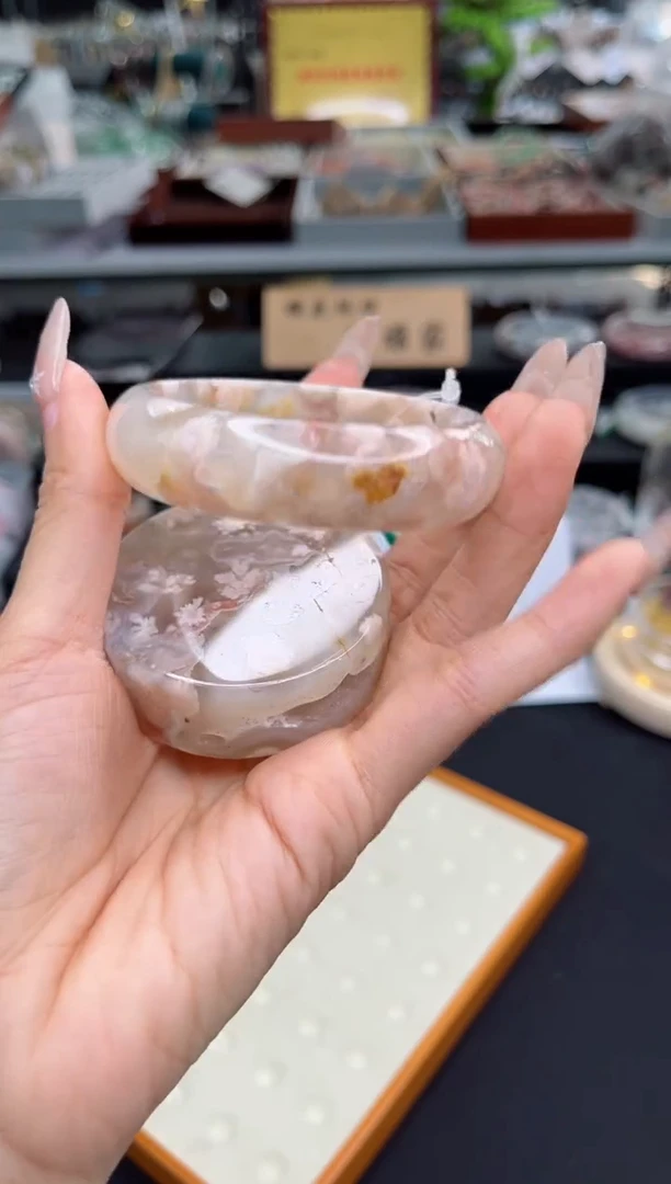 【闪购商品】石英质玉手镯未镶嵌57圈口（赠品镯心）6687210