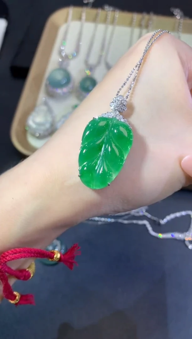 吊坠(不含链)18K金镶嵌翡翠28-叶子（多样性发货一件（不含链扣