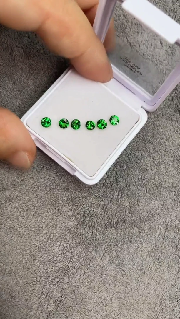 石榴石（沙弗莱）裸石未镶嵌多样性发货一颗