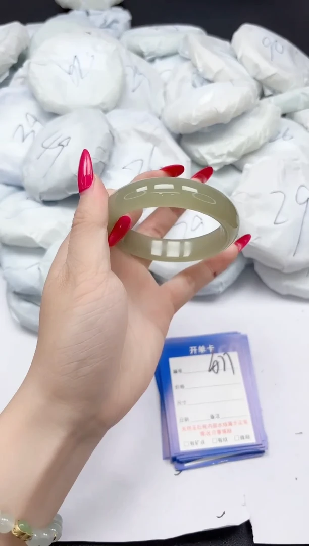 未镶嵌手镯石英质玉A77/54