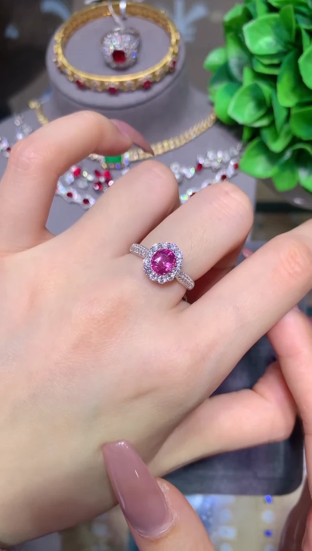戒指彩色蓝宝石18K金镶嵌1.2CT