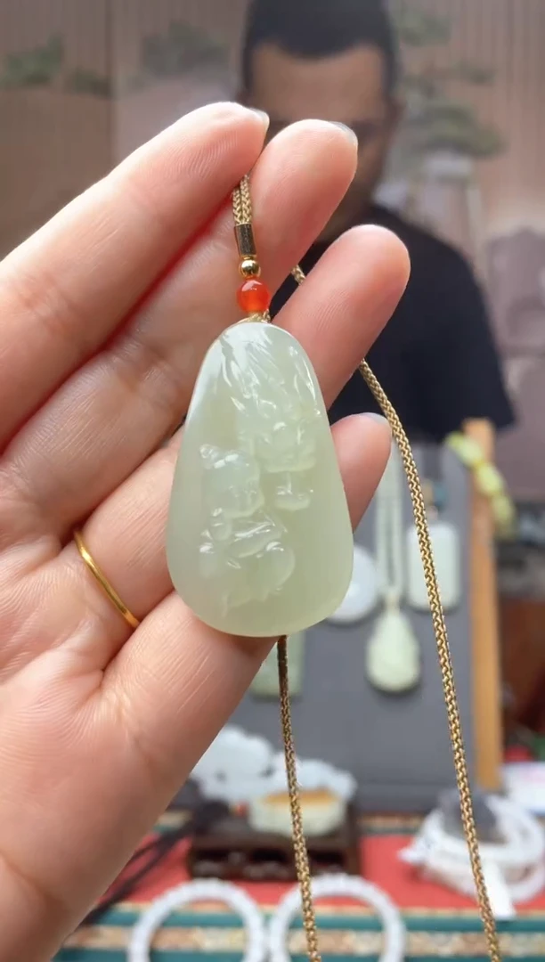 和田玉未镶嵌颈饰拍一发一