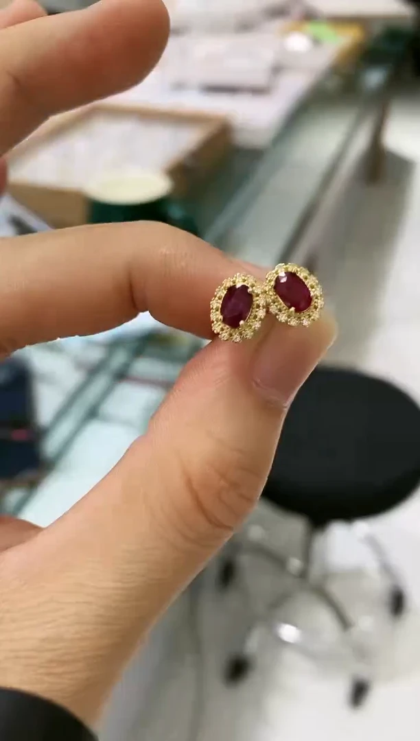 【闪购商品】红宝石耳饰银S925镶嵌耳钉