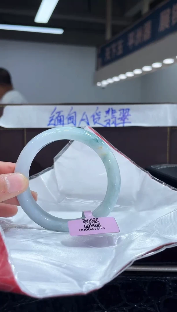 未镶嵌手镯翡翠5