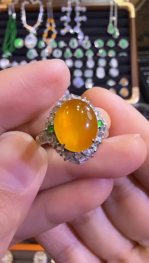 【闪购商品】翡翠戒指18K金镶嵌高冰满色黄翡戒指