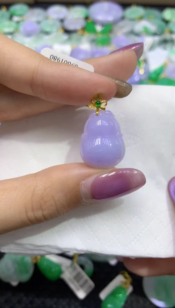 颈饰18K金镶嵌翡翠天然缅甸翡翠A货