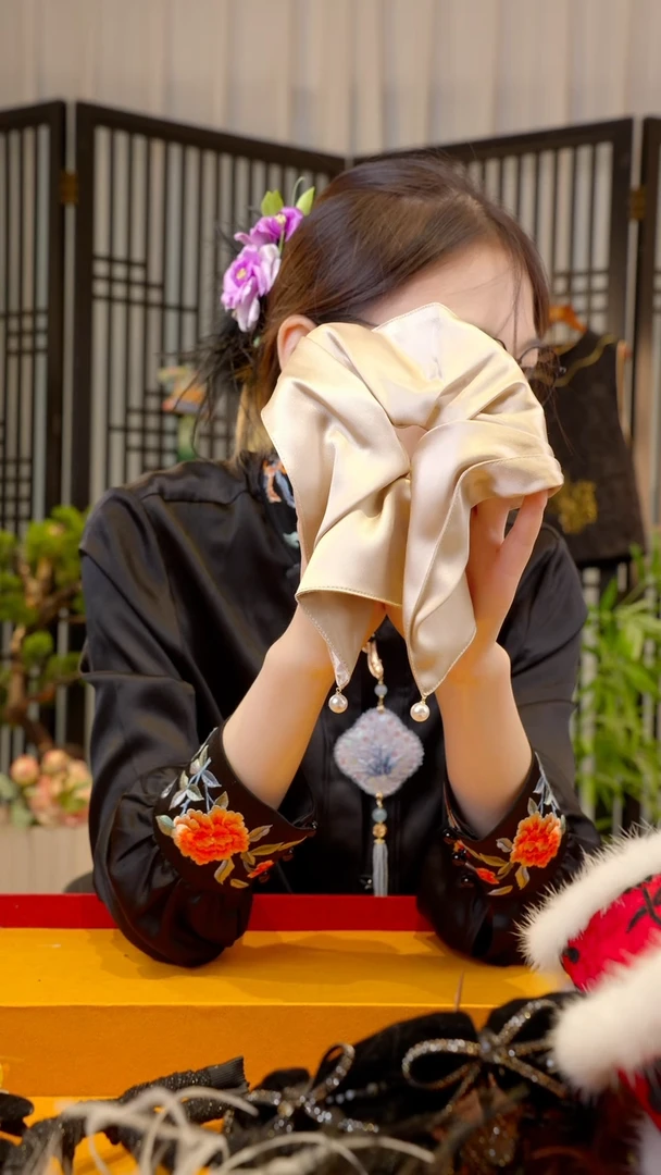 织绣清*呀非遗手工绒花饰品