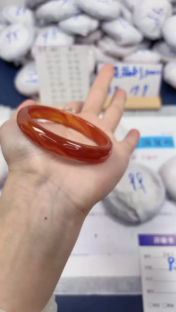 【闪购商品】石英质玉手镯未镶嵌341-玛瑙-圈口53