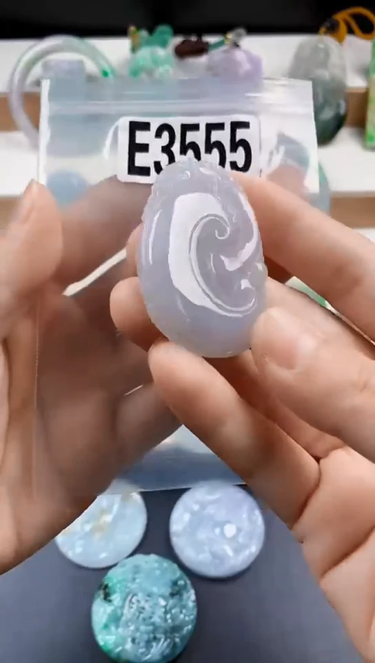 颈饰未镶嵌翡翠天然翡翠吊坠挂件