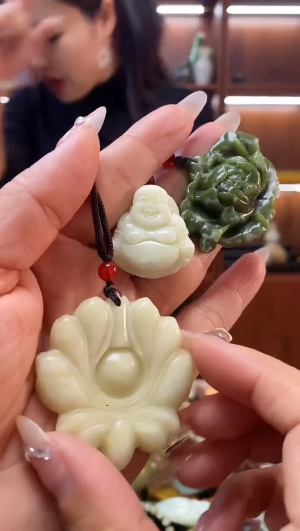 未镶嵌蛇纹石玉挂件