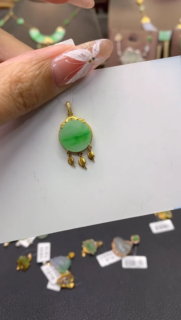 【闪购商品】翡翠颈饰18K金镶嵌净货11078