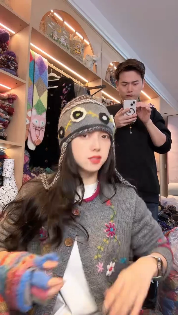 羊毛美丽如灰色刺绣