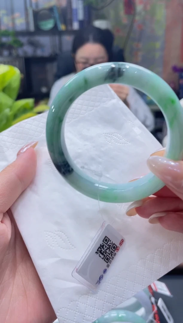 未镶嵌手镯翡翠8224**//*