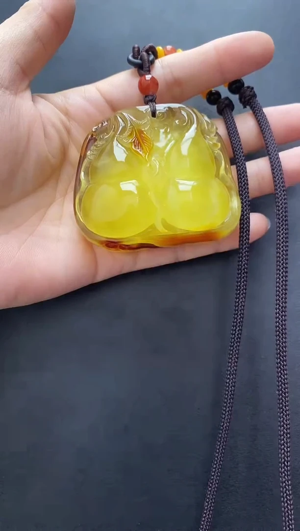 裸石琥珀未镶嵌吊坠