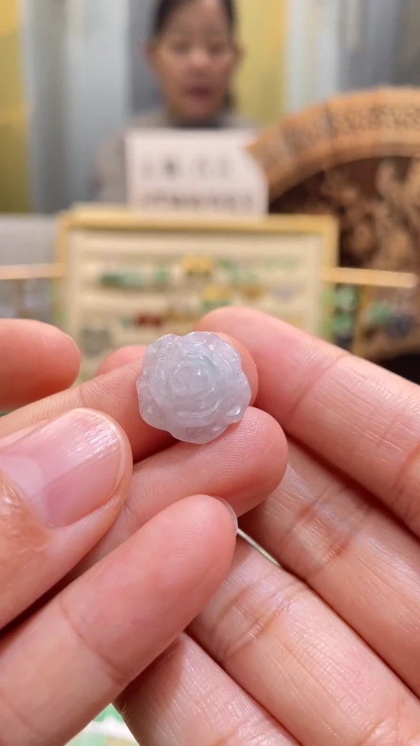 颈饰未镶嵌翡翠花