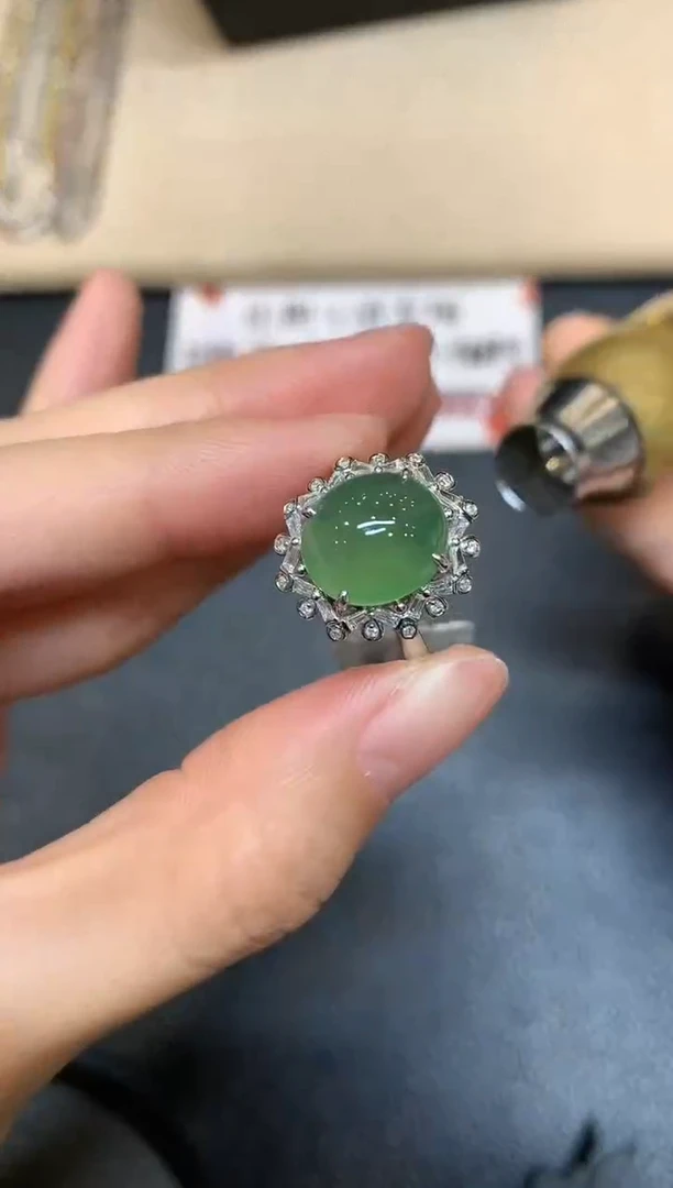翡翠戒指18K金镶嵌【无鉴赏期