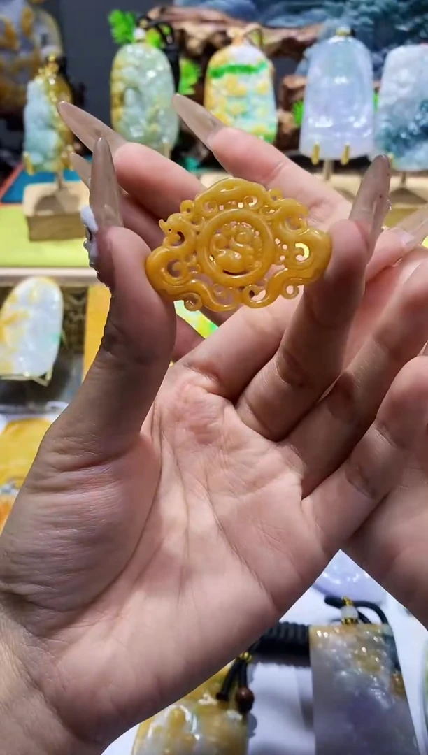 【闪购商品】翡翠颈饰未镶嵌翡翠A货