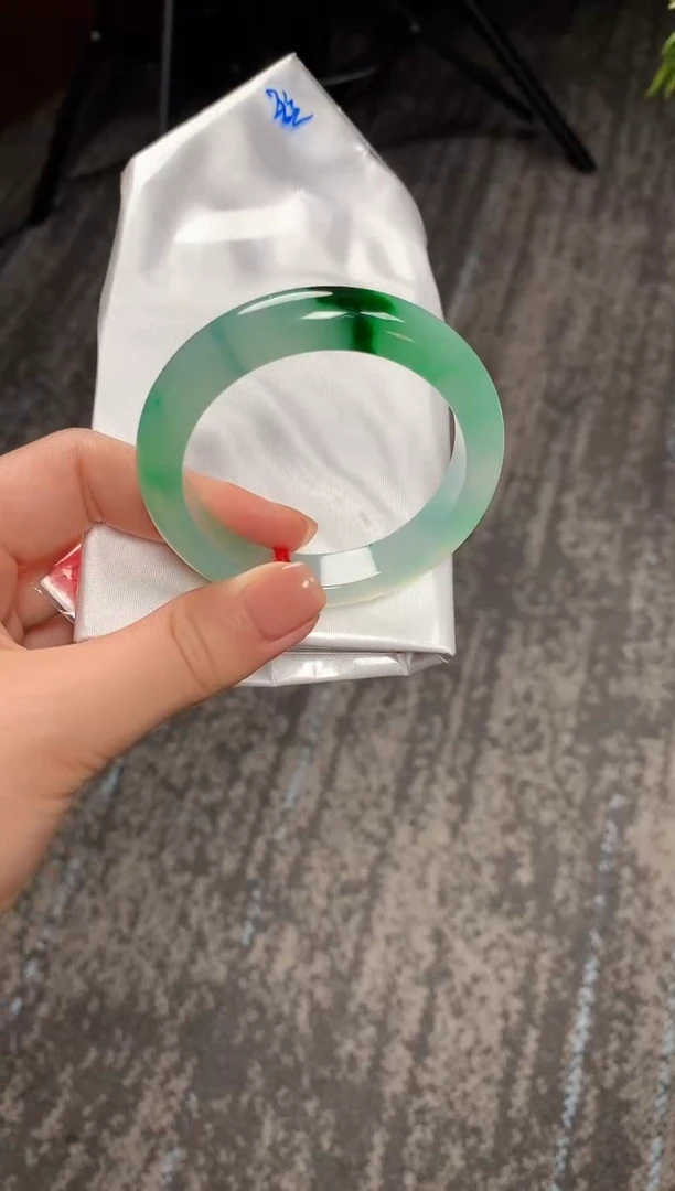 未镶嵌手镯翡翠星*✨翡翠绿手镯正圈52+