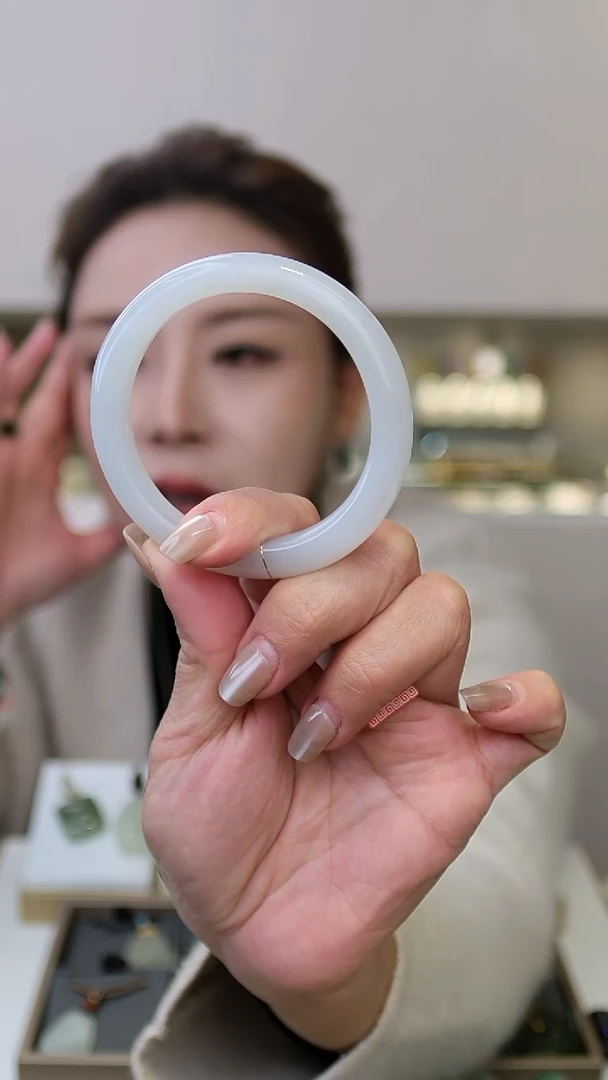 未镶嵌手镯和田玉和田玉手镯57.1