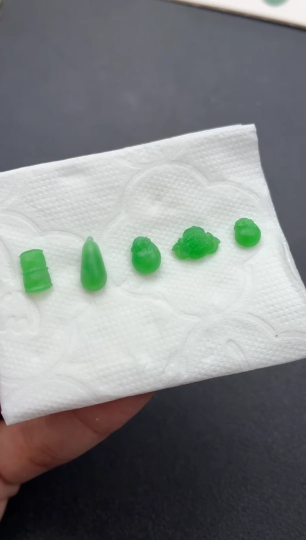 未镶嵌定制翡翠翡翠