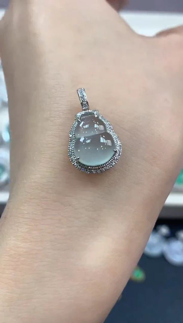 【闪购商品】翡翠吊坠(不含链)18K金镶嵌 B41多样性一件发货