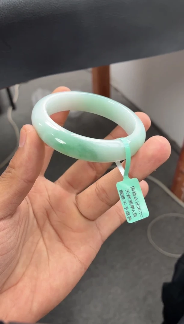 未镶嵌手镯翡翠（小圈口福利）种老肉细半山水飘花 7号 52-53圈口